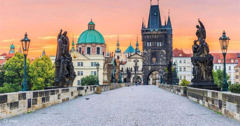 City of Romance Prague Travel Guide